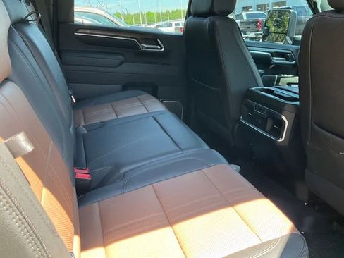 Used 2024 Chevrolet Silverado 2500 High Country w/ High Country Premium Package AWD/4WD image 10