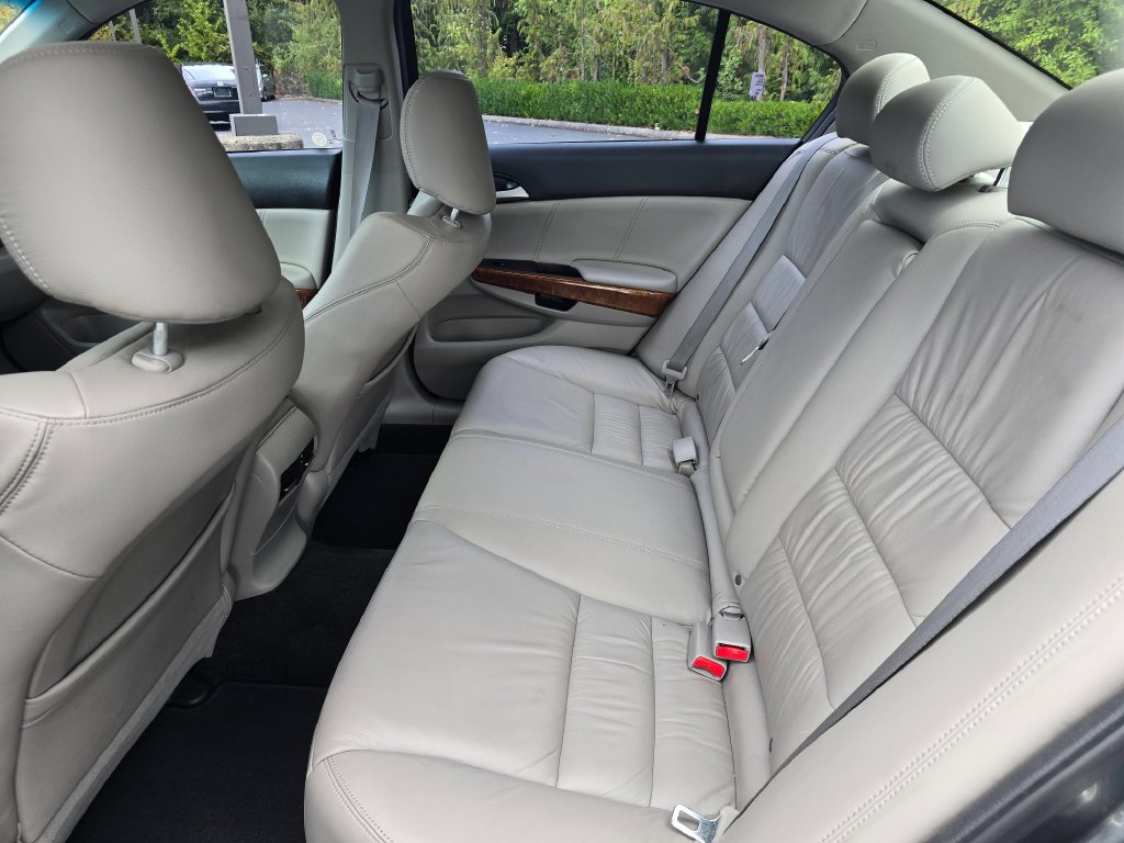 Used 2011 Honda Accord EX-L image 9