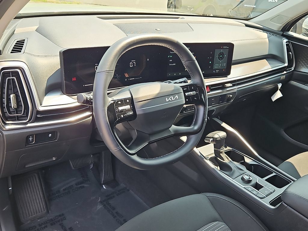 Certified 2026 Kia Sorento LX FWD image 26
