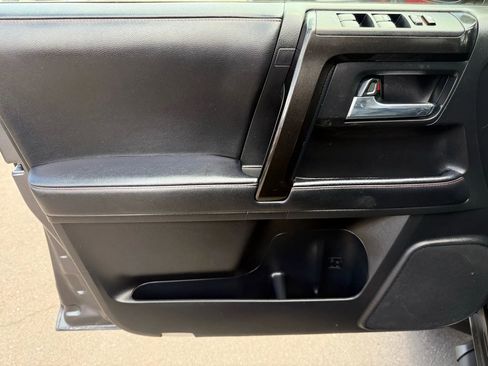 Used 2020 Toyota 4Runner Venture image 14