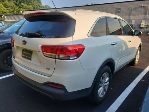 Used 2017 Kia Sorento FWD image 6