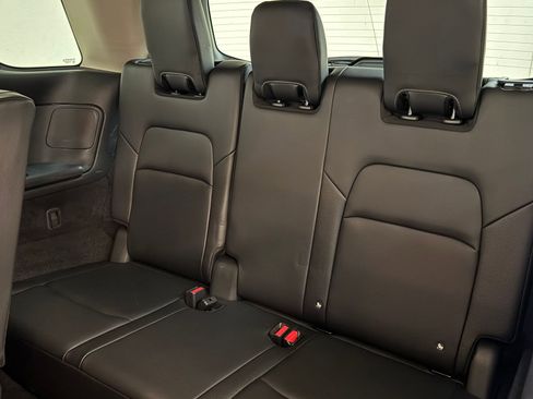 Used 2023 Nissan Pathfinder SL image 24