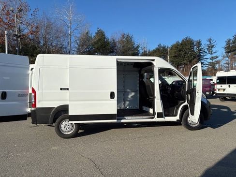 Used 2023 RAM ProMaster 2500 image 21