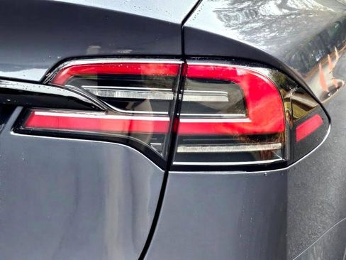 Used 2023 Tesla Model X image 26