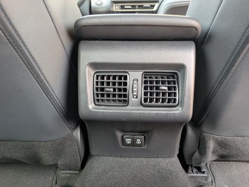 Used 2025 Toyota Camry SE FWD image 7