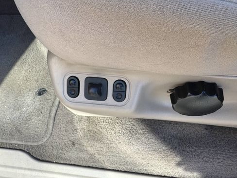 Used 2002 Ford F150 XLT image 9