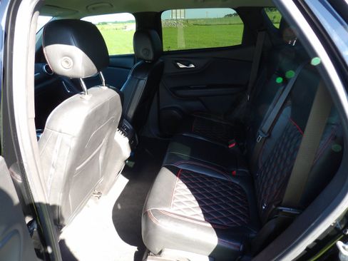 Used 2021 Chevrolet Blazer LT w/ Redline Edition FWD image 11