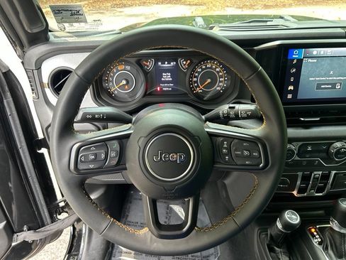 Used 2024 Jeep Wrangler Unlimited Sport AWD/4WD image 20