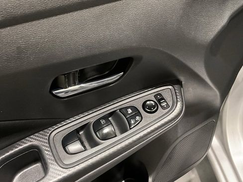 Used 2021 Nissan Versa SV image 7