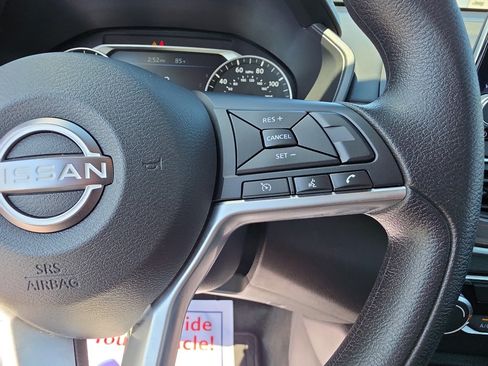 Used 2025 Nissan Altima 2.5 SV AWD/4WD image 13