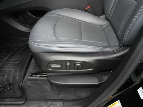 Used 2023 Buick Enclave Essence w/ Experience Buick Package FWD image 10