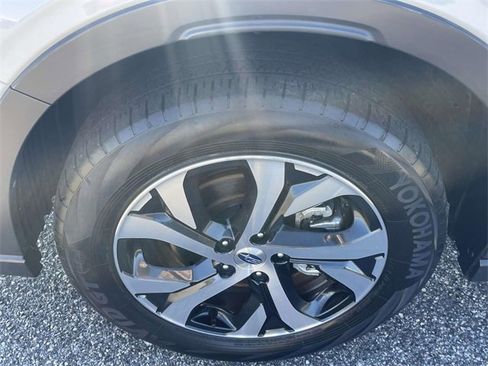 Used 2022 Subaru Outback Limited image 11