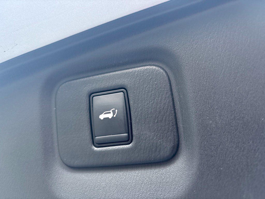Used 2019 Nissan Pathfinder SL AWD/4WD image 20