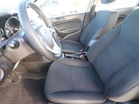 Used 2019 Ford Fiesta SE image 2