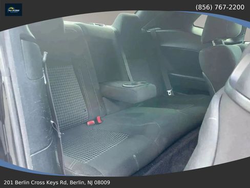 Used 2017 Dodge Challenger SXT w/ Driver Convenience Group image 10