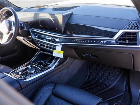 New 2026 BMW X7 xDrive40i image 24