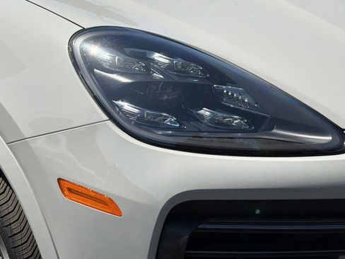Used 2023 Porsche Cayenne Platinum Edition AWD/4WD image 10
