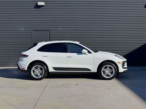 Used 2020 Porsche Cayenne Turbo image 8