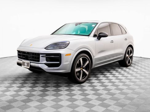 Certified 2024 Porsche Cayenne image 1