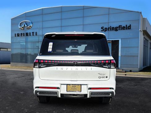 New 2026 INFINITI QX80 Luxe image 5