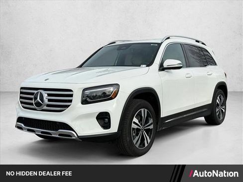 Used 2025 Mercedes-Benz GLB 250 4MATIC image 1