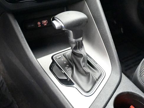 Used 2017 Kia Niro LX image 20