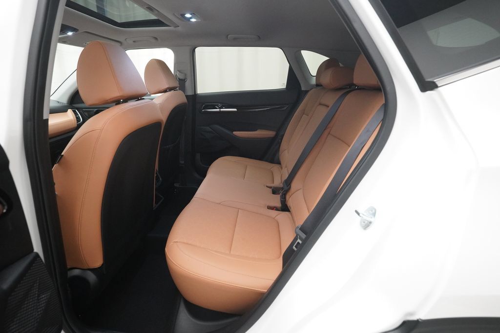 Used 2024 Kia Seltos SX w/ SX Sunroof Package AWD/4WD image 16