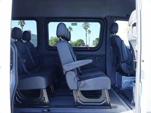 New 2025 Mercedes-Benz Sprinter 2500 image 10