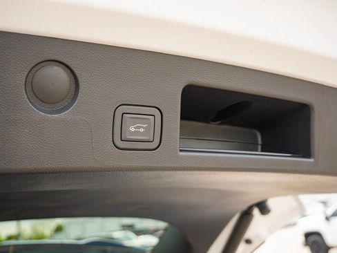 New 2026 Chevrolet Equinox LT w/ Convenience Package II image 13