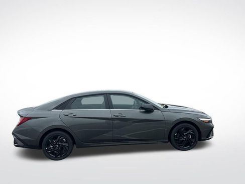 New 2026 Hyundai Elantra SEL Sport FWD image 5