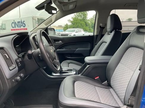 Used 2018 Chevrolet Colorado Z71 AWD/4WD image 2