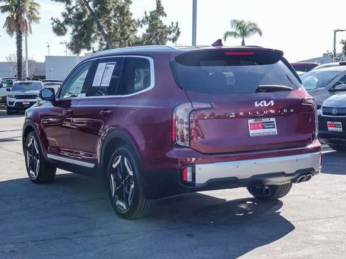 Used 2023 Kia Telluride EX w/ EX Captain's Chair Package image 6