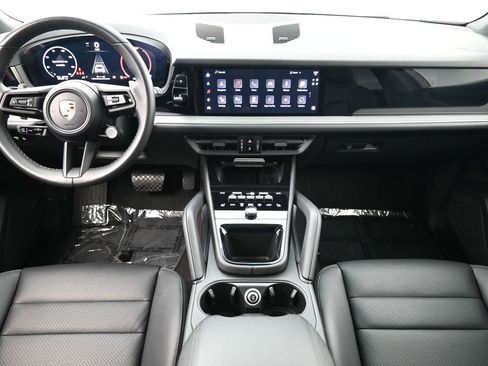 Certified 2024 Porsche Cayenne image 6