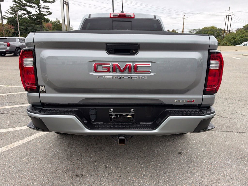 Used 2024 GMC Canyon AT4 AWD/4WD image 5