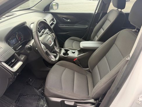 Used 2024 GMC Terrain SLE AWD/4WD image 29