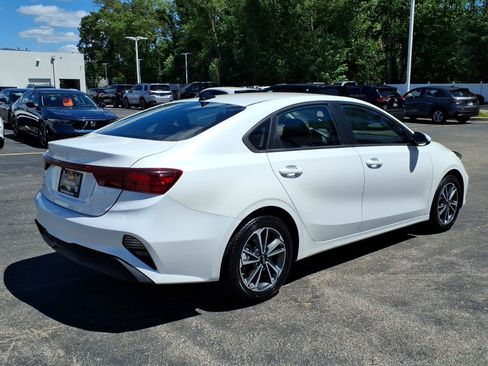 Used 2023 Kia Forte LXS FWD image 10
