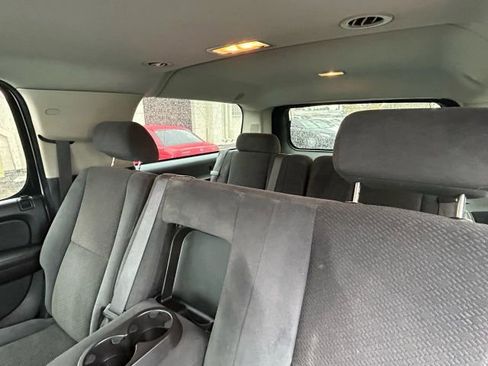 Used 2007 Chevrolet Suburban LS image 11
