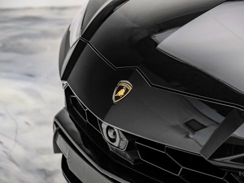 Used 2022 Lamborghini Urus AWD/4WD image 30