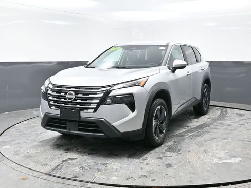 Used 2024 Nissan Rogue SV image 7