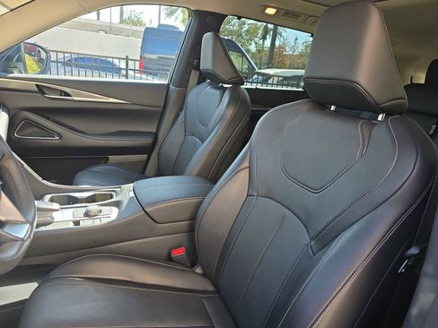 Certified 2025 INFINITI QX60 Luxe image 16