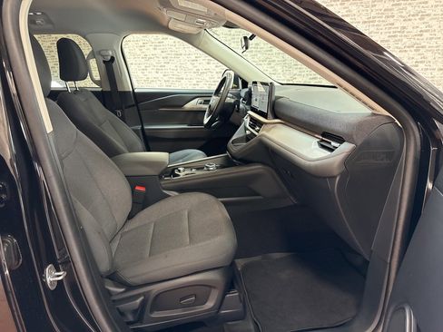 Used 2025 Ford Explorer Active image 11