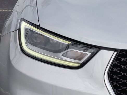 Used 2024 Chrysler Pacifica Touring-L image 10