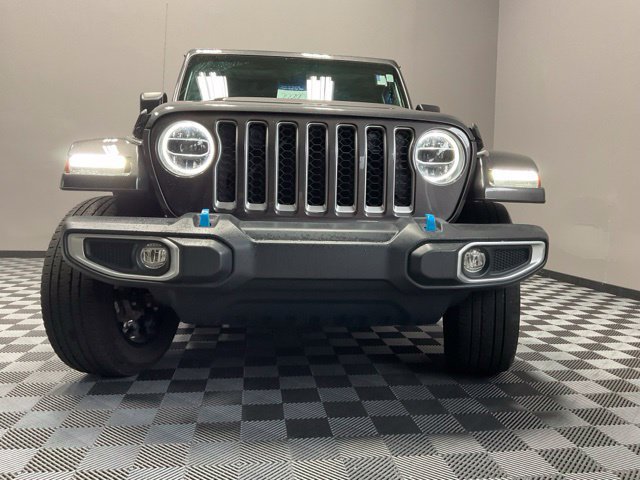 Used 2022 Jeep Wrangler Unlimited Sahara w/ Cold Weather Group AWD/4WD image 3