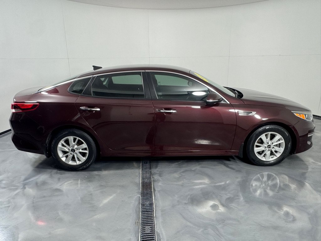 Used 2017 Kia Optima LX FWD image 4
