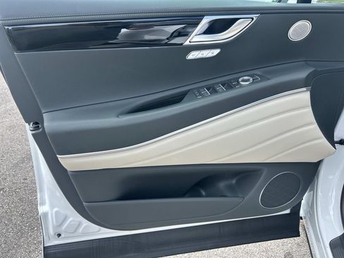 New 2026 Genesis GV80 2.5T RWD image 18