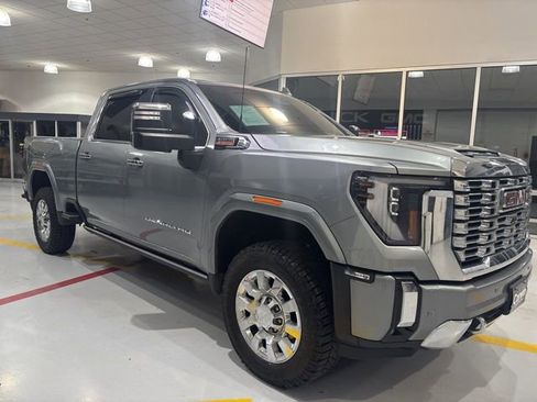Used 2024 GMC Sierra 2500 Denali w/ Denali Reserve Package image 4