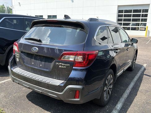 Used 2018 Subaru Outback 3.6R Touring AWD/4WD image 6