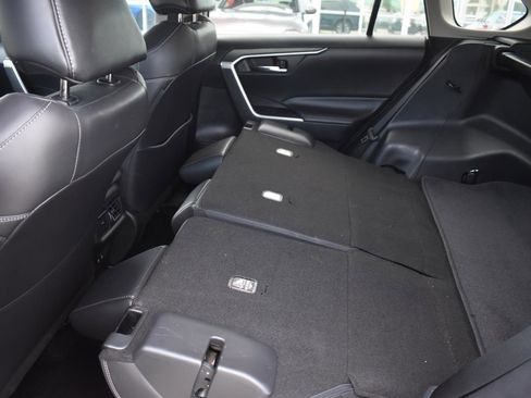 Used 2020 Toyota RAV4 XLE Premium FWD image 49