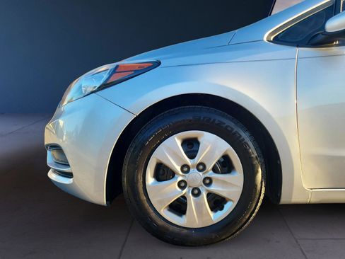 Used 2014 Kia Forte LX FWD image 9