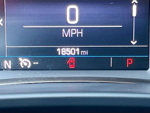 Used 2023 GMC Acadia SLE w/ Driver Convenience Package image 12